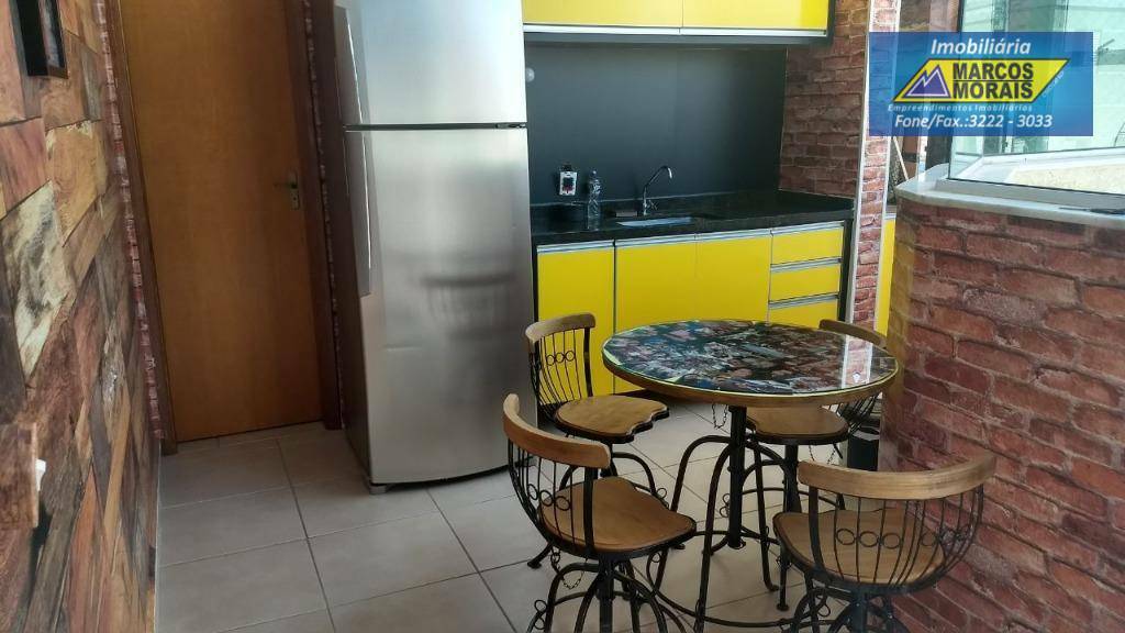 Apartamento à venda com 3 quartos, 150m² - Foto 2