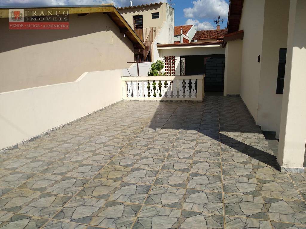 Casa à venda com 3 quartos, 200m² - Foto 8