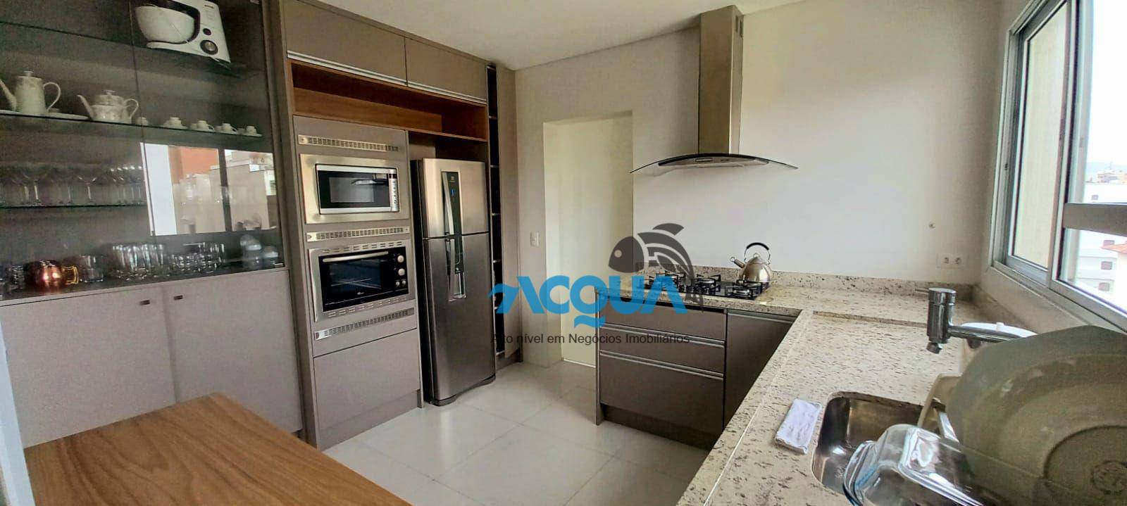 Apartamento à venda com 3 quartos, 145m² - Foto 4