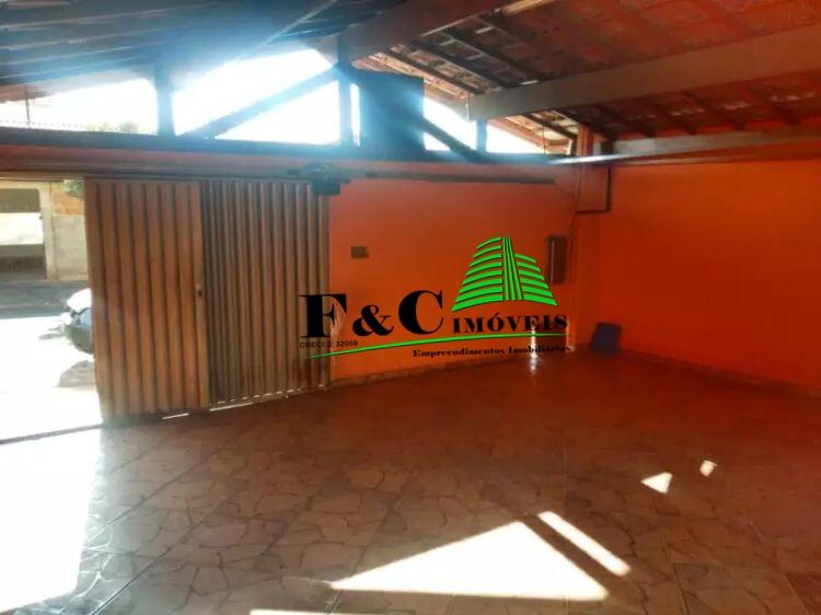 Casa à venda com 2 quartos, 140m² - Foto 1