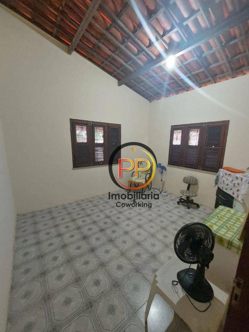 Casa à venda e aluguel com 2 quartos, 100m² - Foto 2