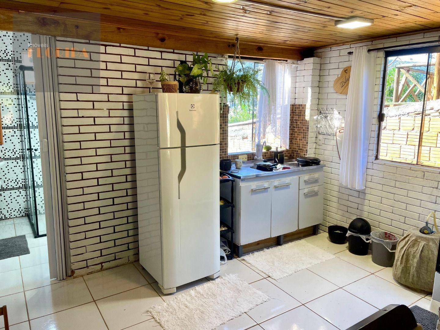 Casa à venda com 2 quartos, 40m² - Foto 7