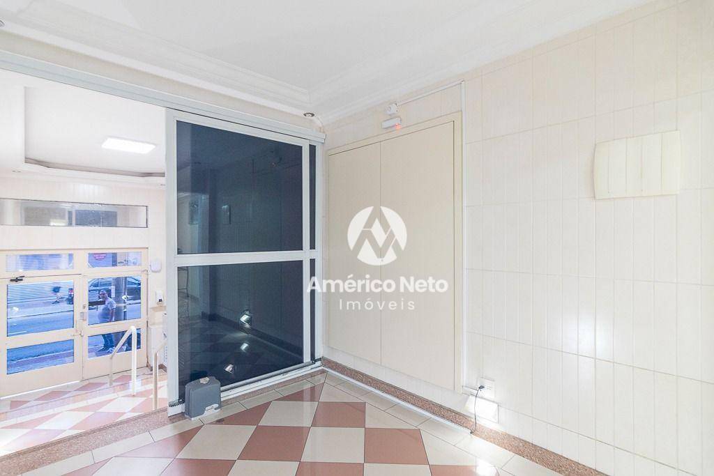 Apartamento para alugar com 4 quartos, 140m² - Foto 13