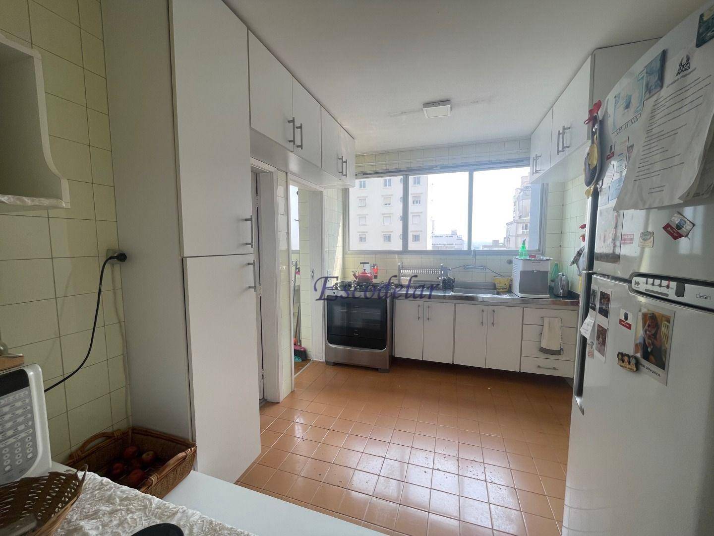 Apartamento à venda com 3 quartos, 169m² - Foto 13