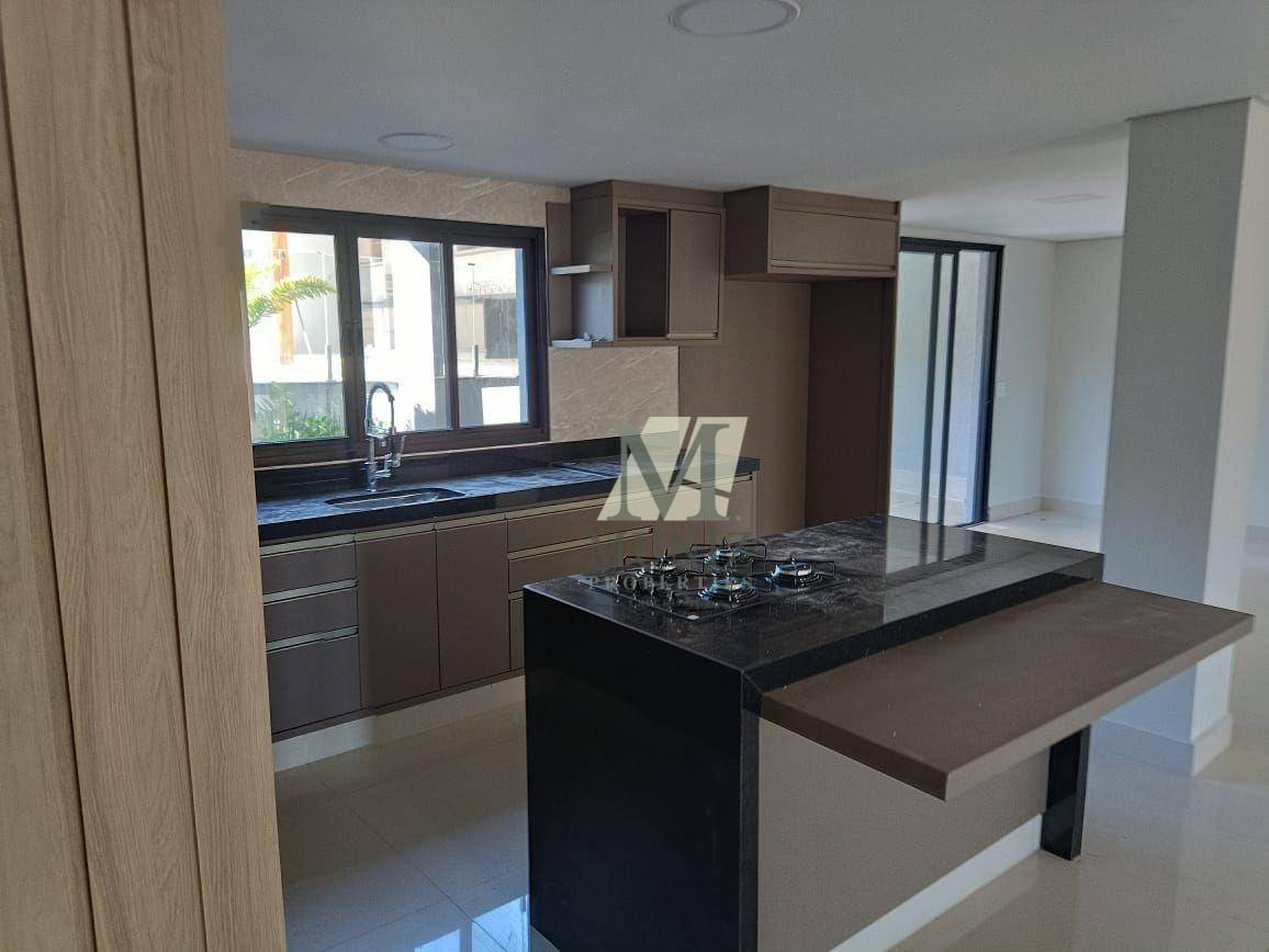 Casa à venda com 3 quartos, 350m² - Foto 4