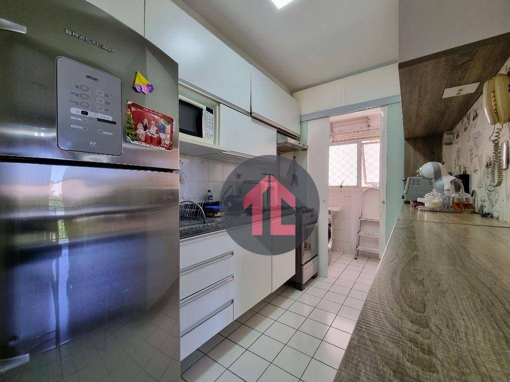 Apartamento à venda com 3 quartos, 75m² - Foto 3