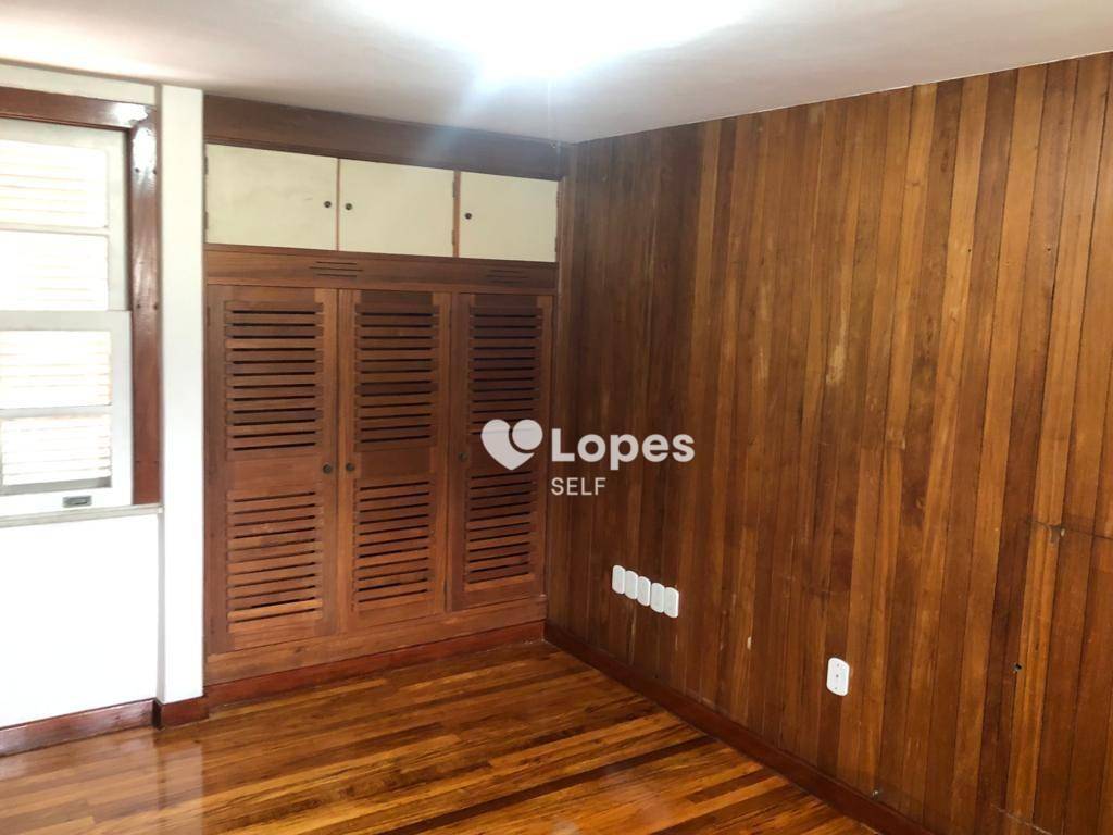 Casa à venda com 4 quartos, 250m² - Foto 3