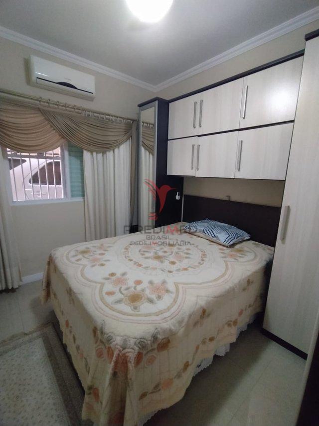 Casa à venda com 4 quartos, 176m² - Foto 26