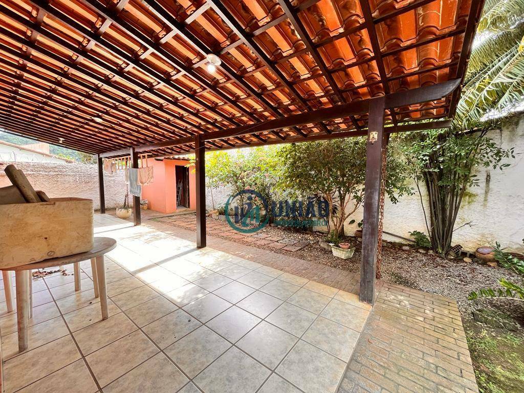 Casa à venda com 3 quartos, 260m² - Foto 9