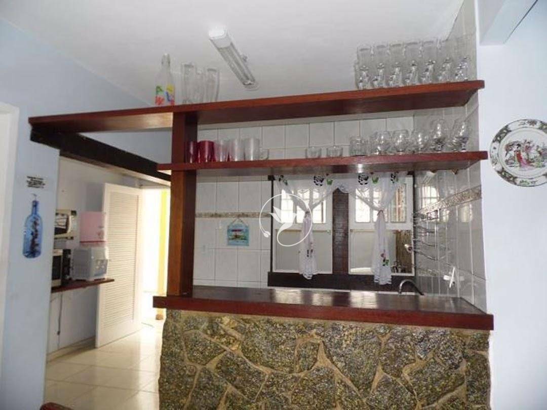 Casa à venda com 6 quartos, 260m² - Foto 18