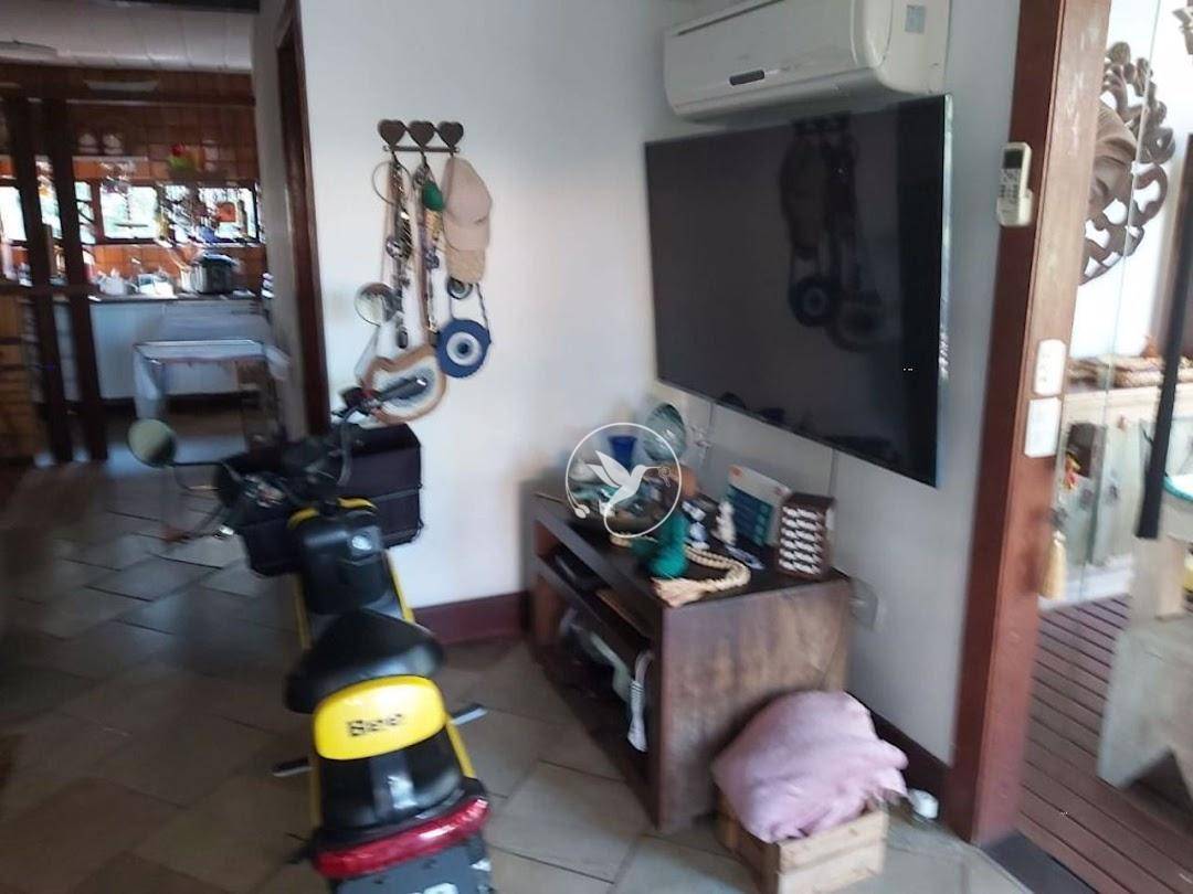 Casa de Condomínio à venda com 3 quartos, 240m² - Foto 8