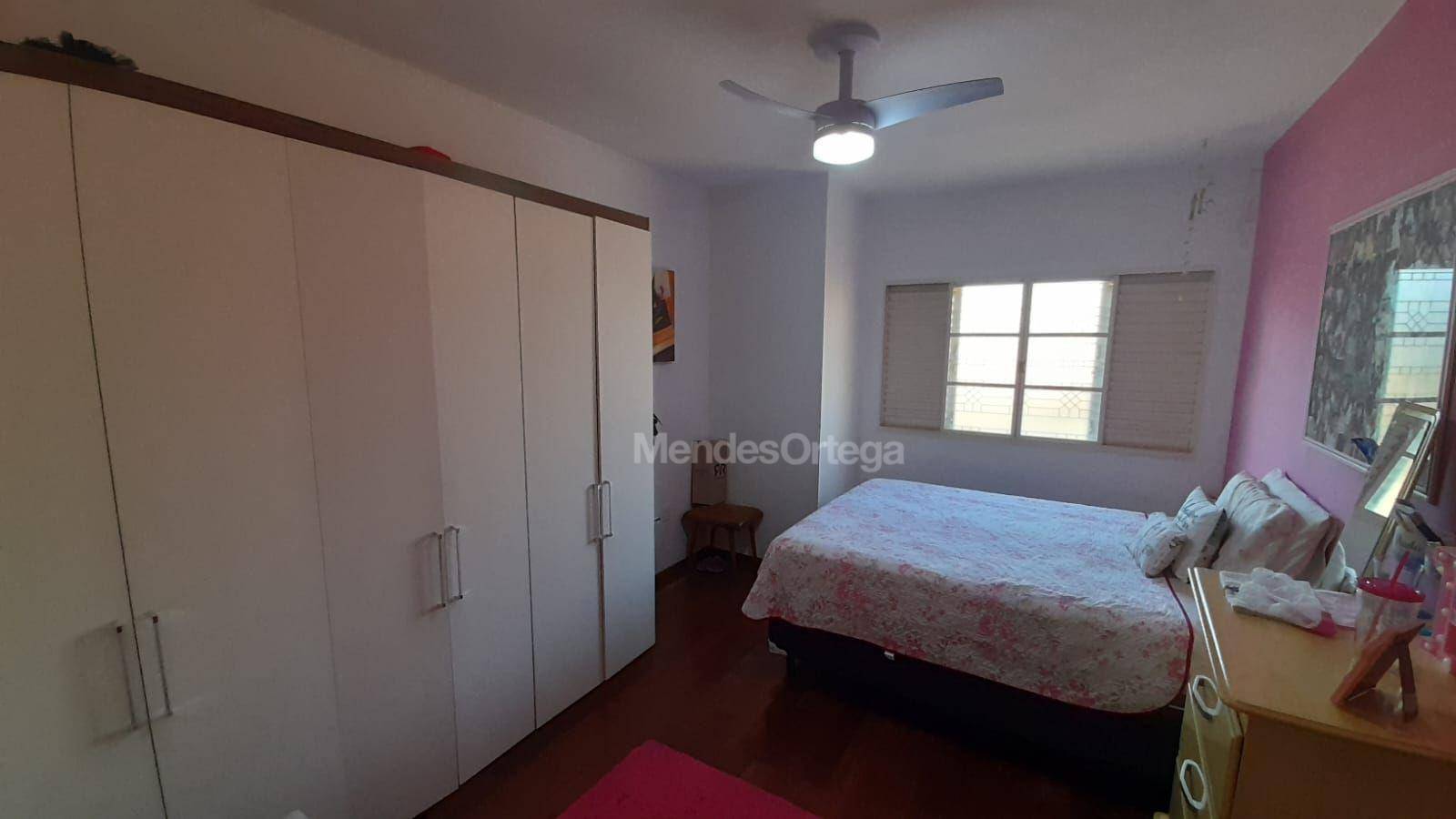 Casa à venda com 4 quartos, 360m² - Foto 11