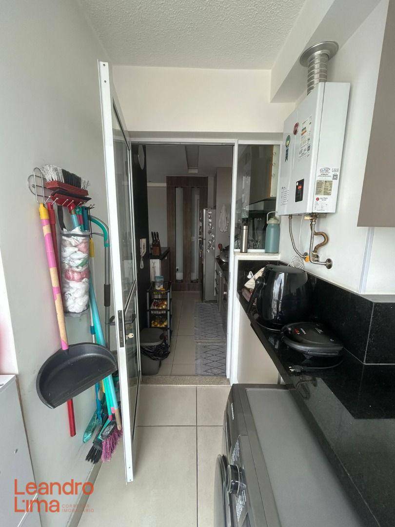 Apartamento à venda com 2 quartos, 60m² - Foto 9