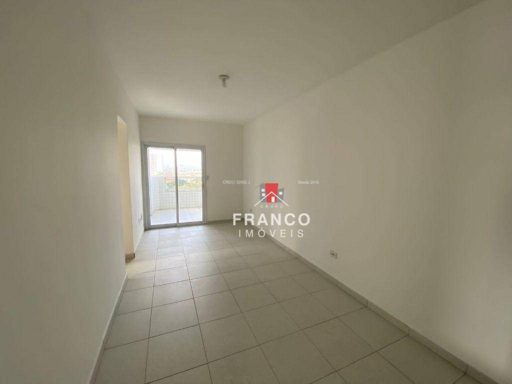 Apartamento à venda com 2 quartos, 67m² - Foto 3