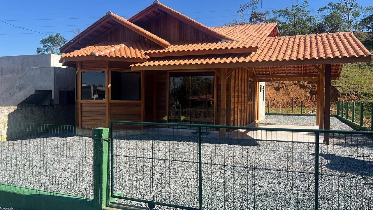 Chácara, 3 quartos, 6470 m² - Foto 1