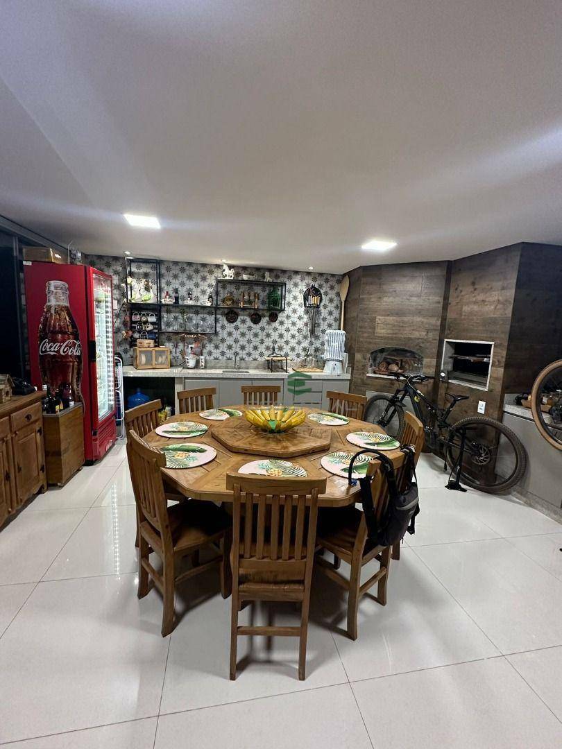 Casa de Condomínio à venda com 3 quartos, 140m² - Foto 2