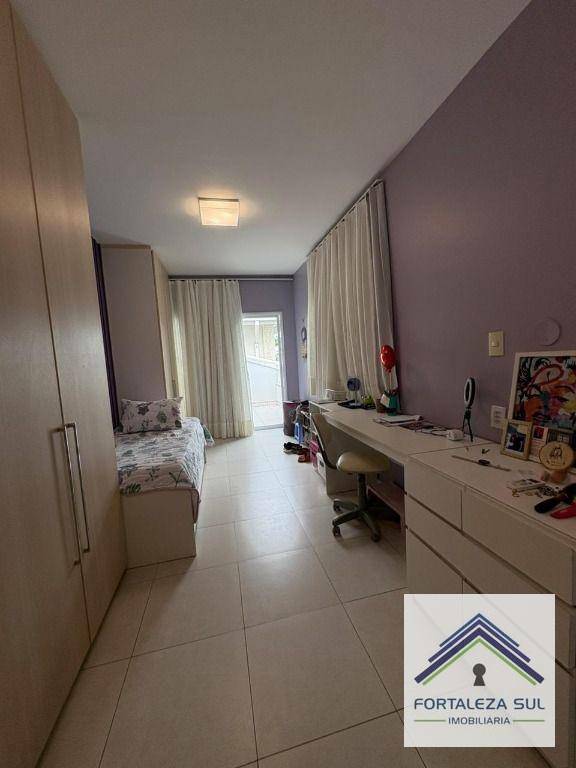 Casa de Condomínio à venda com 5 quartos, 307m² - Foto 15