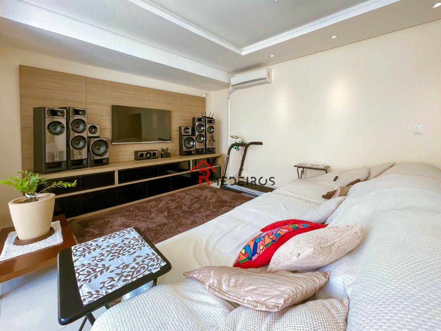 Casa à venda com 3 quartos, 360m² - Foto 8