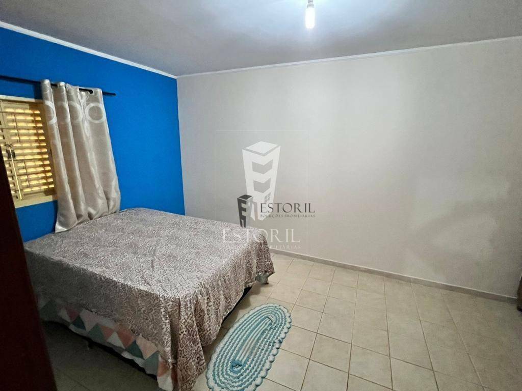 Casa à venda com 3 quartos, 300M2 - Foto 2