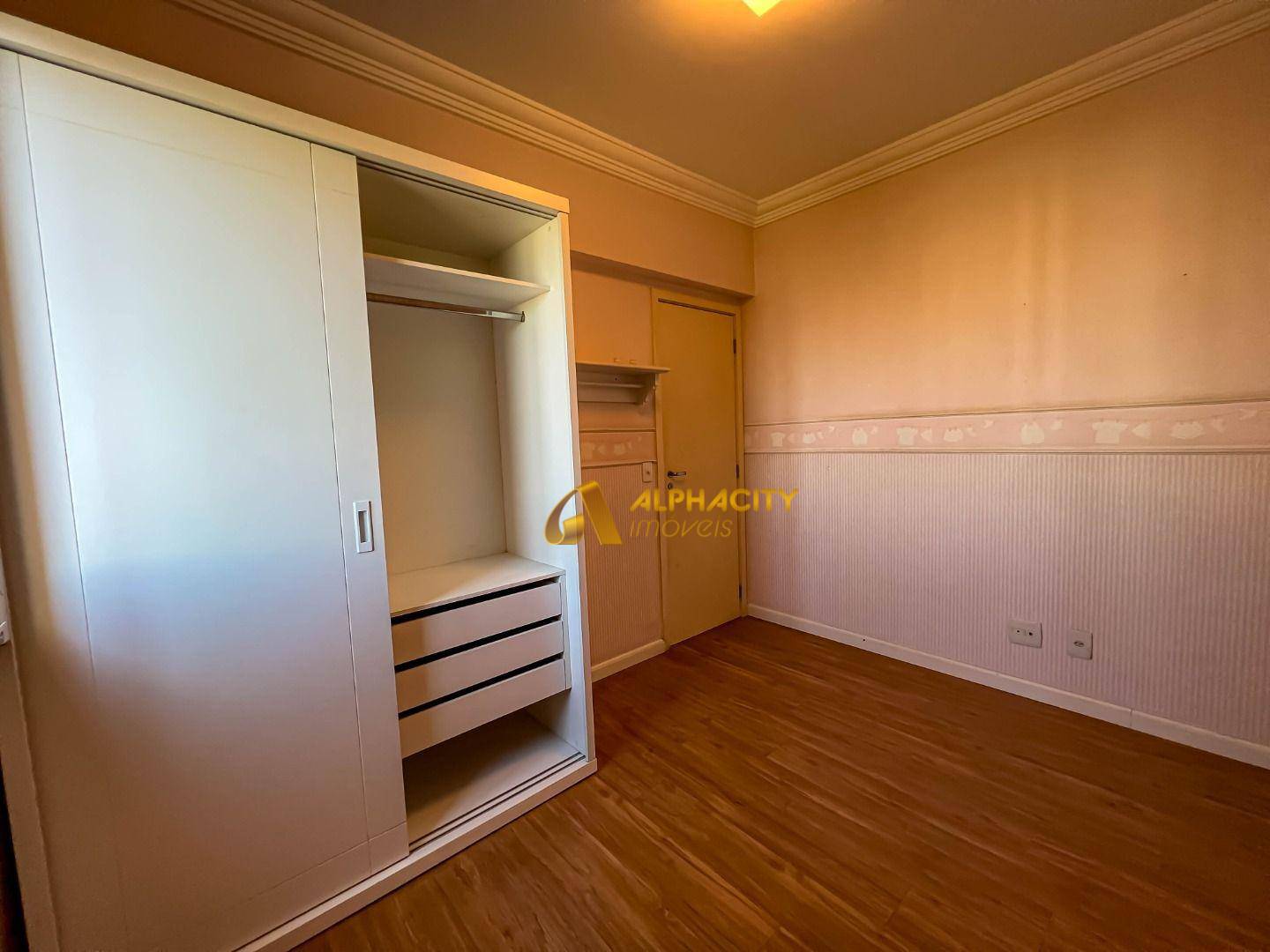 Apartamento à venda com 3 quartos, 105m² - Foto 10