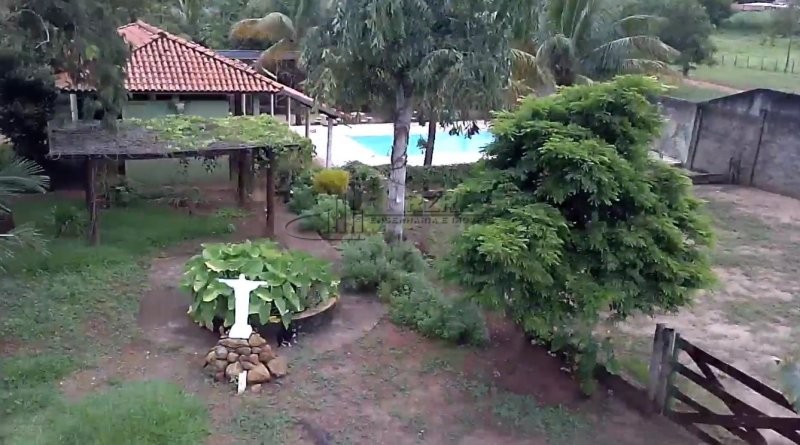 Fazenda à venda com 1 quarto, 111m² - Foto 1