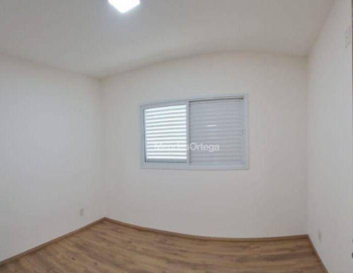 Apartamento à venda com 2 quartos, 60m² - Foto 14