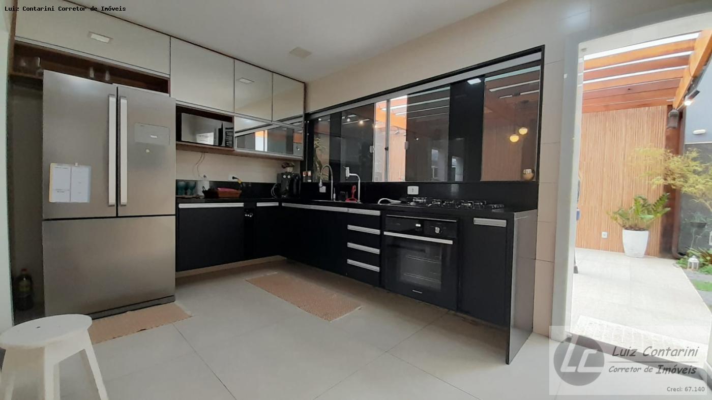 Casa de Condomínio à venda com 3 quartos, 360m² - Foto 24