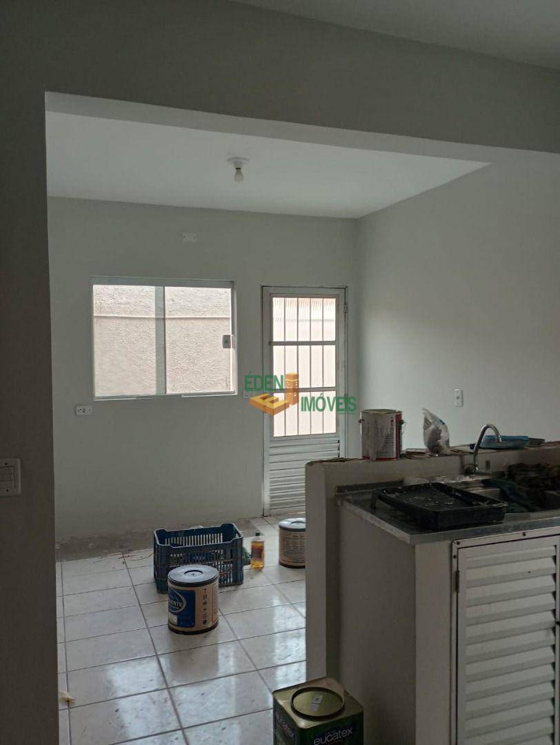 Casa à venda com 4 quartos, 200m² - Foto 5