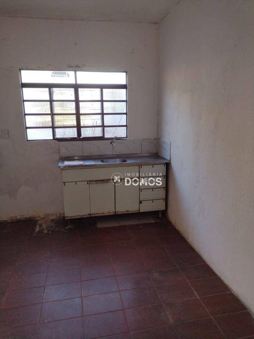 Casa à venda com 3 quartos, 85m² - Foto 11