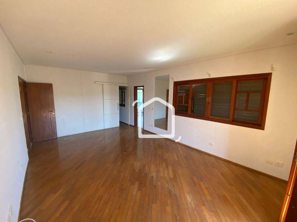 Casa para alugar com 4 quartos, 300m² - Foto 25