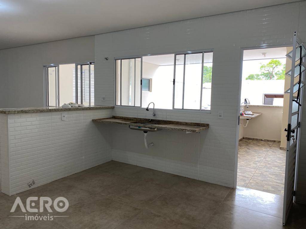 Casa à venda com 2 quartos, 150m² - Foto 7