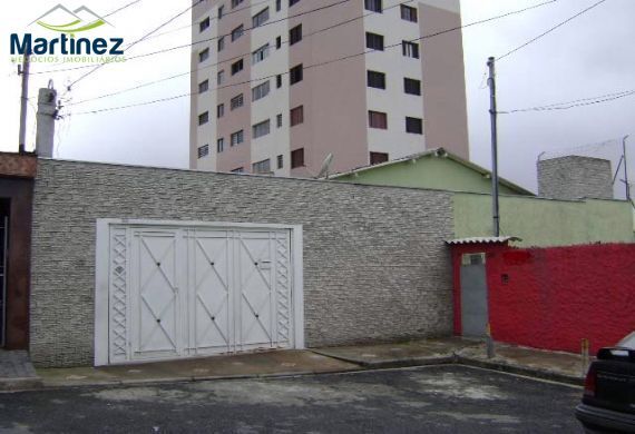 Casa à venda com 3 quartos, 220m² - Foto 2