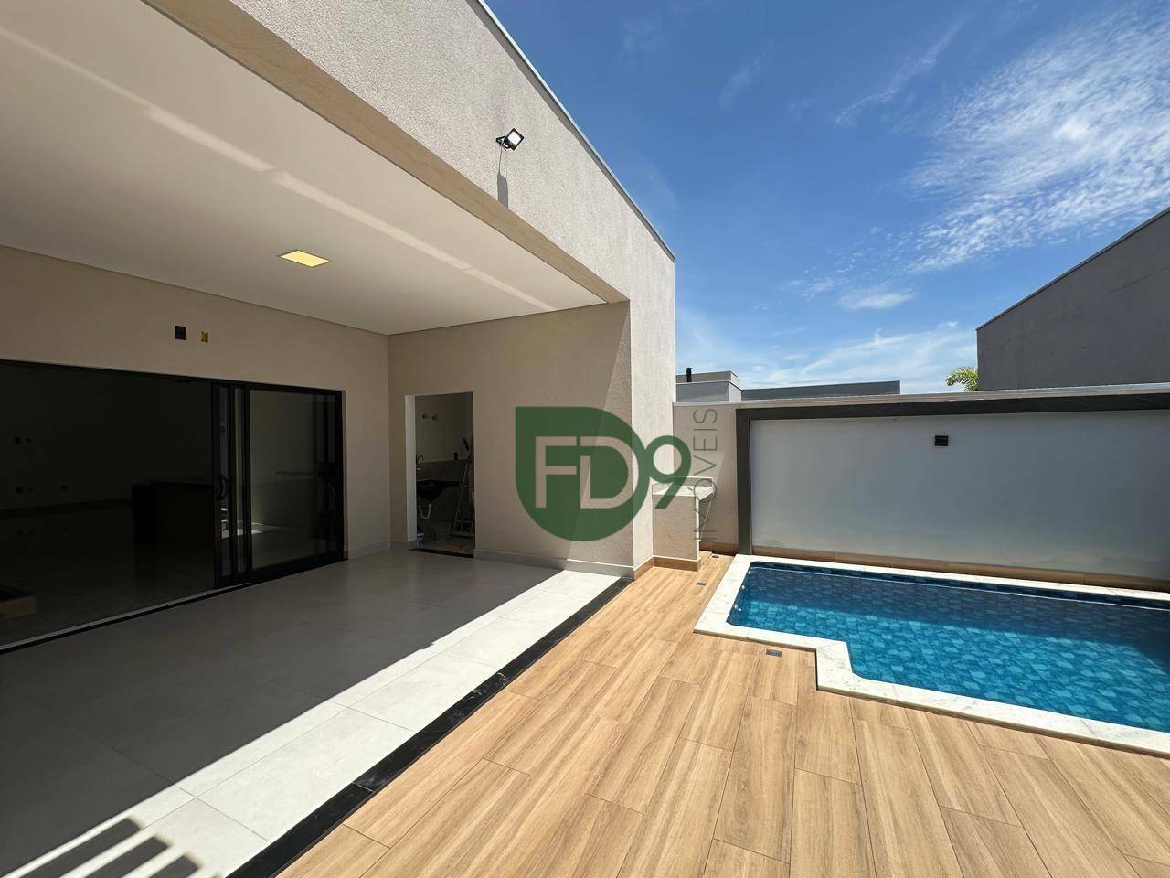 Casa de Condomínio à venda com 3 quartos, 195m² - Foto 2