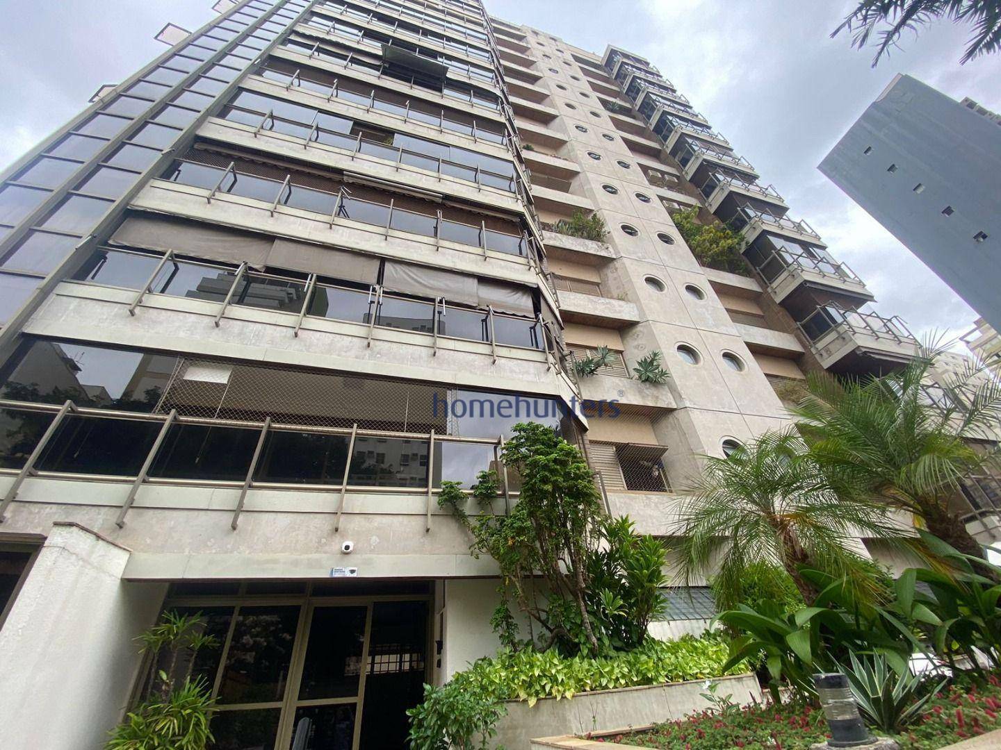 Apartamento para alugar com 4 quartos, 297m² - Foto 2