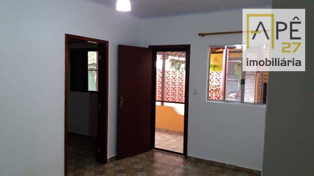 Casa à venda com 5 quartos, 200m² - Foto 12