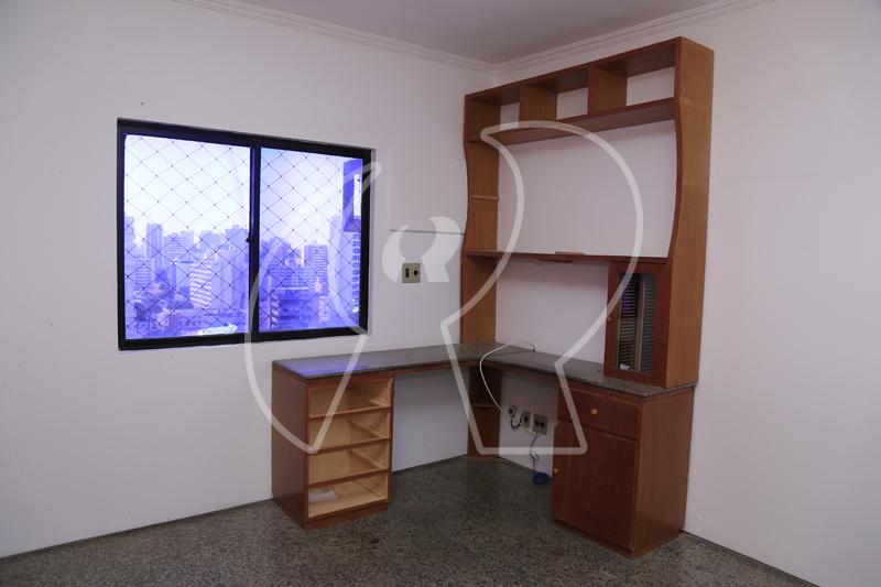 Apartamento à venda com 3 quartos, 174m² - Foto 7