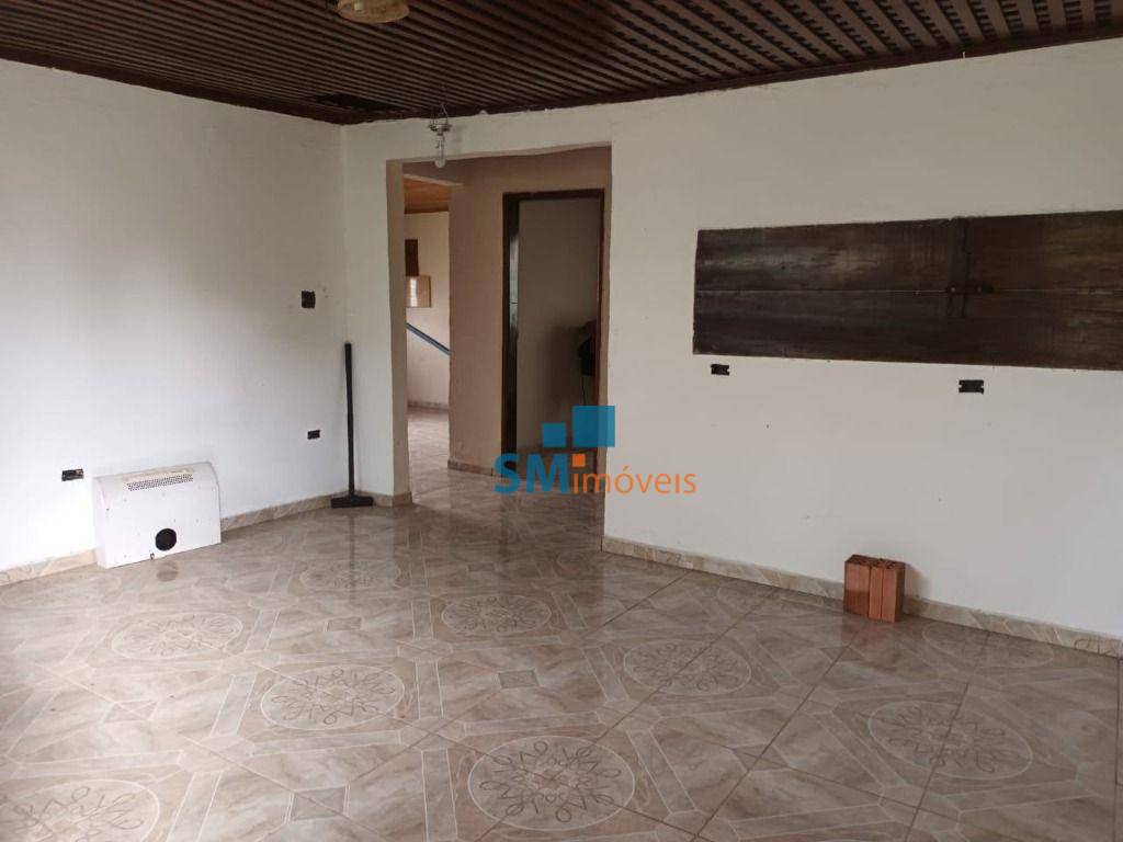 Casa à venda com 2 quartos, 200m² - Foto 2