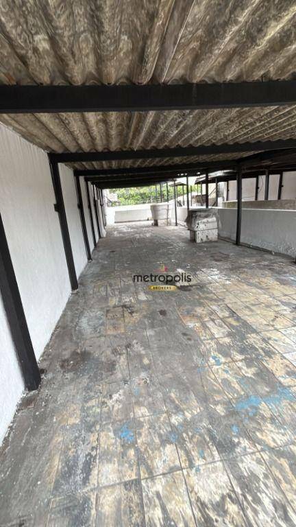 Casa para alugar com 2 quartos, 250m² - Foto 26
