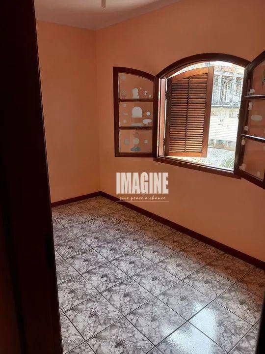 Sobrado à venda com 3 quartos, 200m² - Foto 2