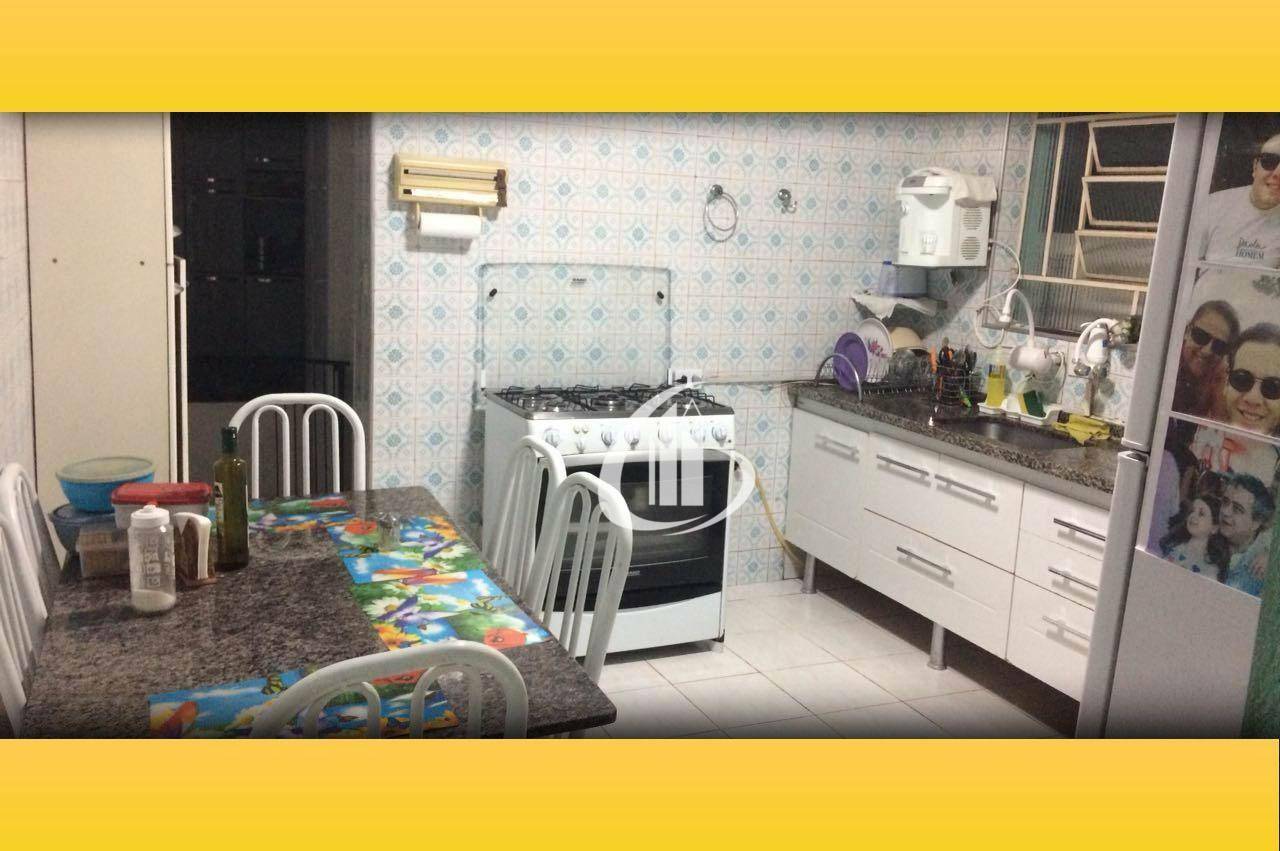 Sobrado à venda com 5 quartos, 150m² - Foto 1