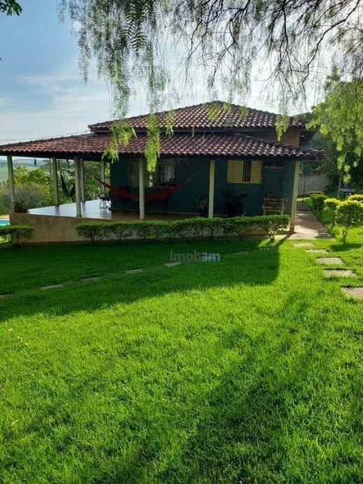 Chácara à venda com 3 quartos, 300m² - Foto 1