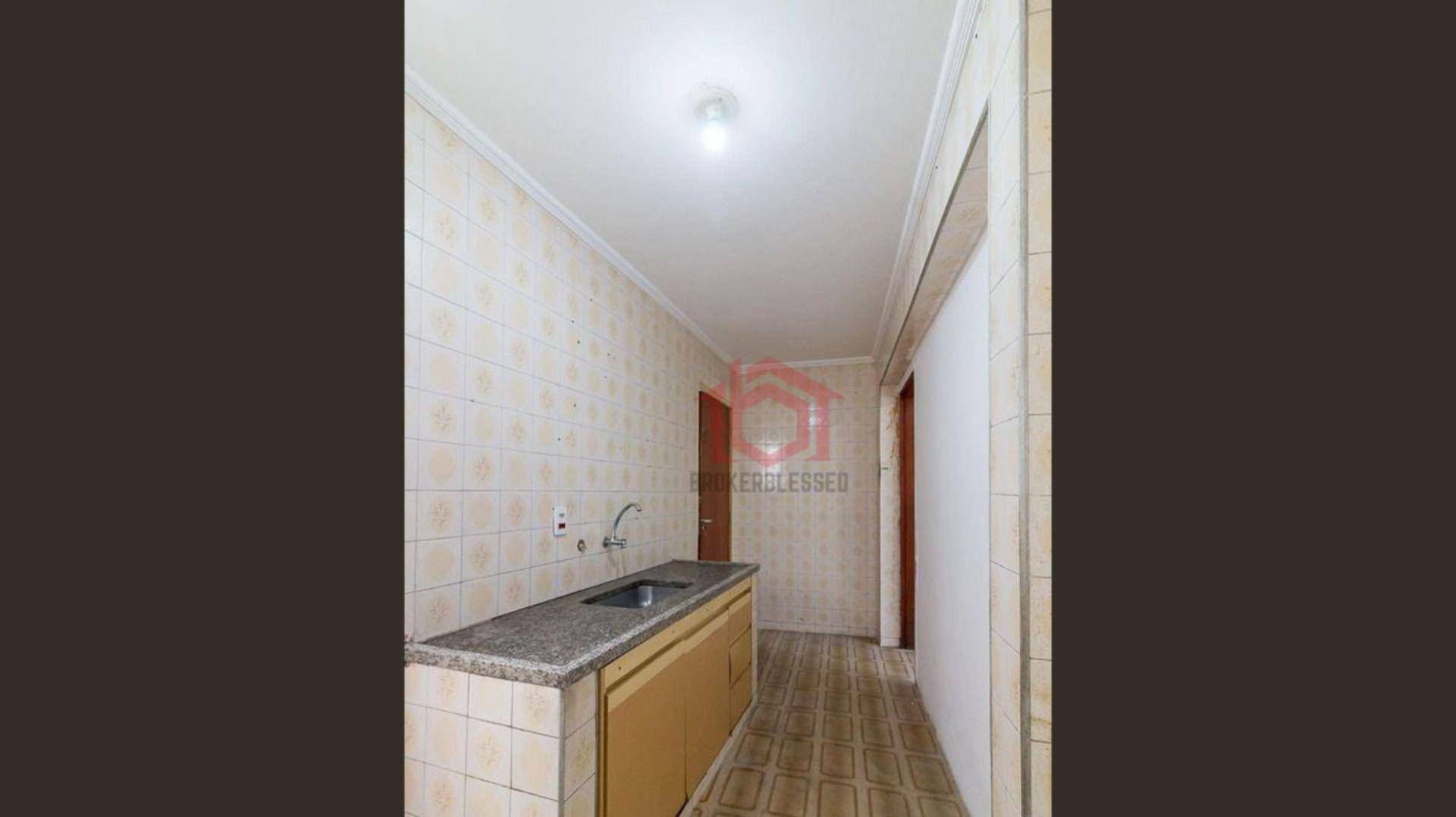 Casa à venda com 6 quartos, 200m² - Foto 13