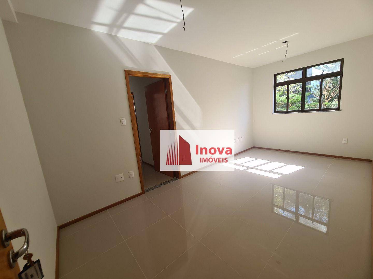 Apartamento à venda com 2 quartos, 72m² - Foto 4