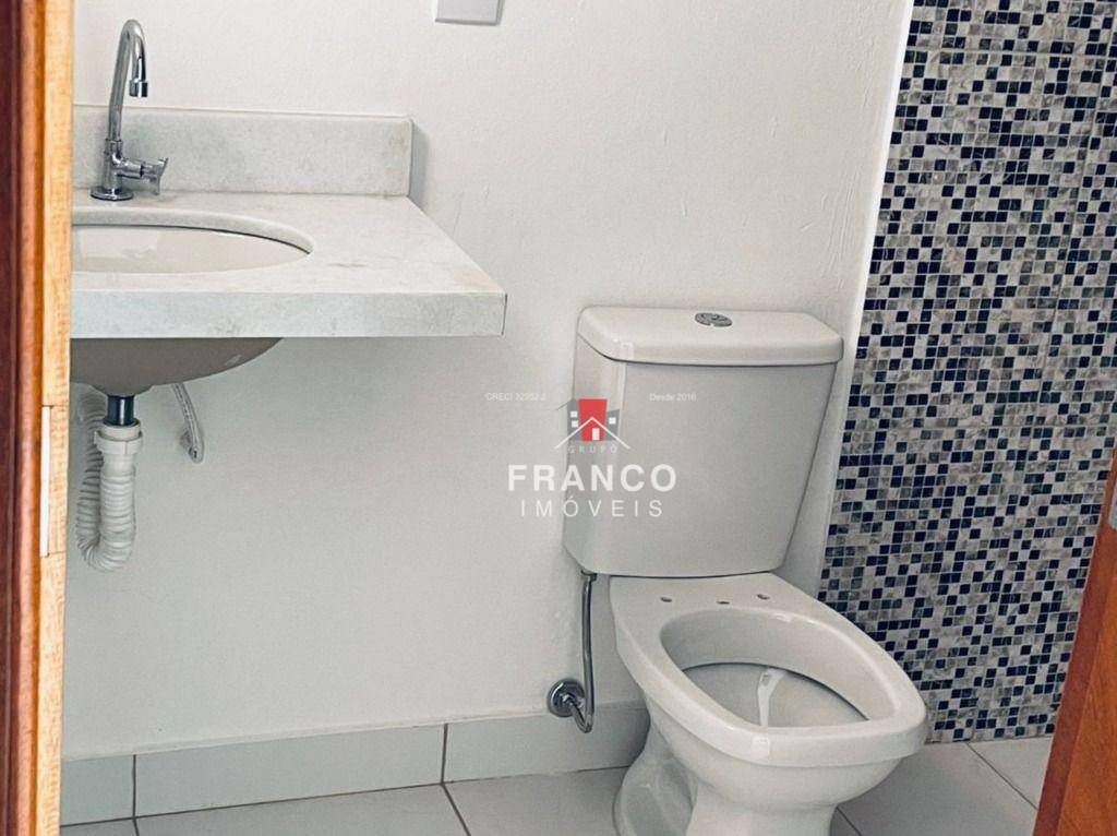 Casa à venda com 3 quartos, 208m² - Foto 13