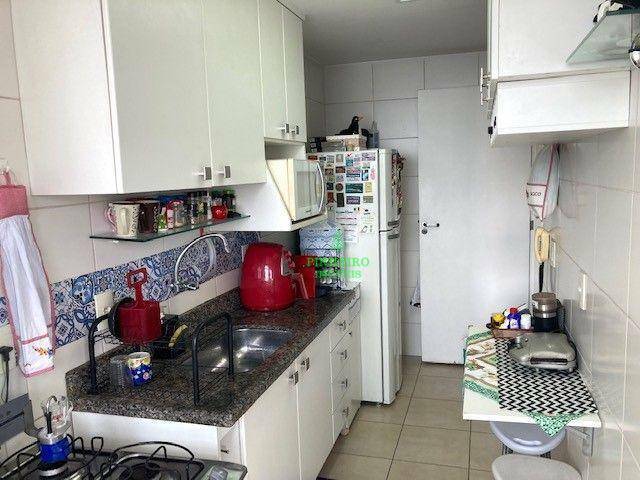 Apartamento à venda com 2 quartos, 70m² - Foto 3