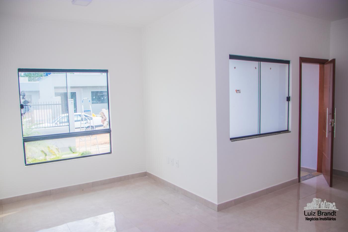 Casa à venda com 3 quartos, 82m² - Foto 2