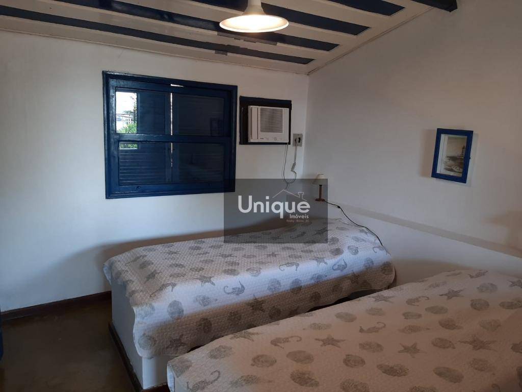 Casa à venda com 4 quartos, 250m² - Foto 11