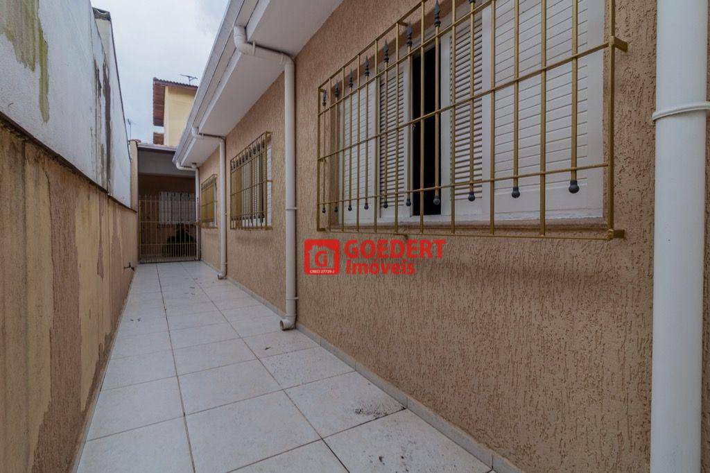 Casa à venda e aluguel com 1 quarto, 211m² - Foto 43