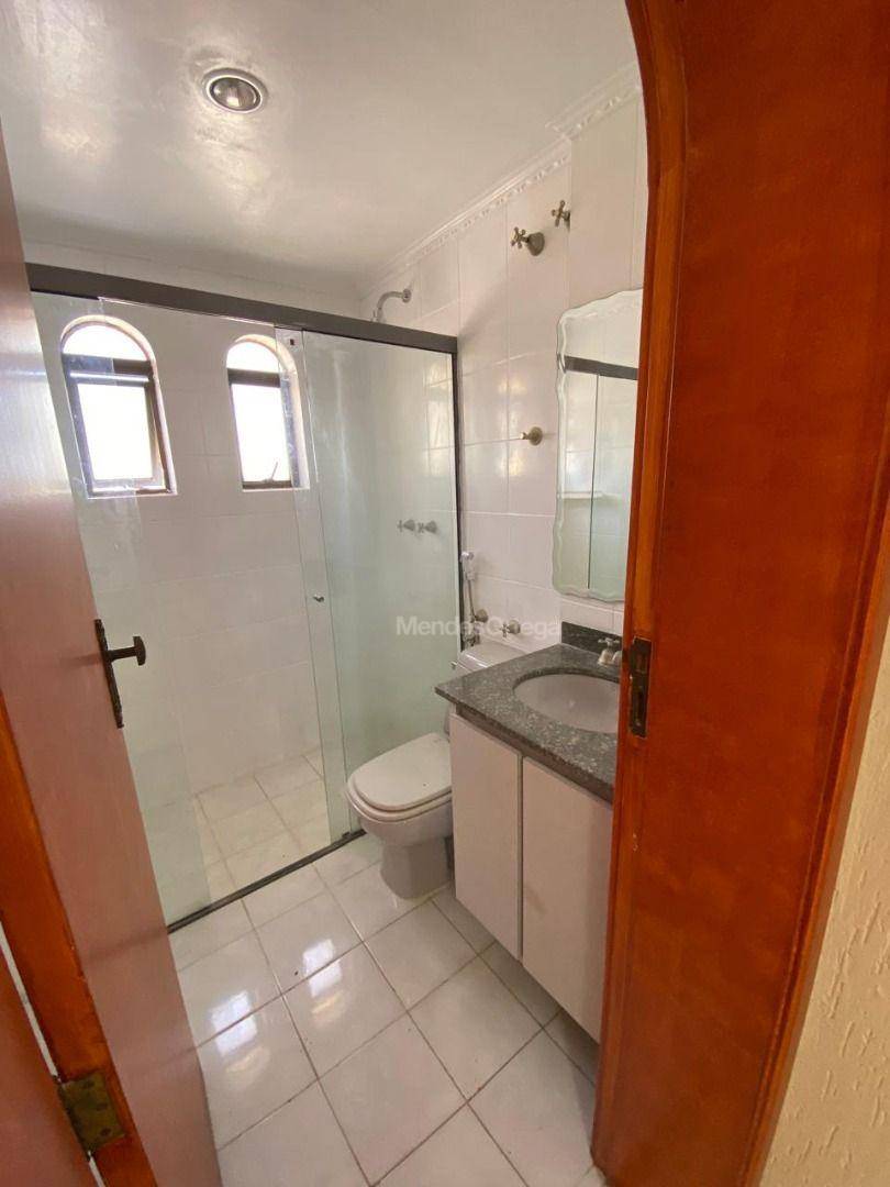 Apartamento à venda com 3 quartos, 249m² - Foto 17