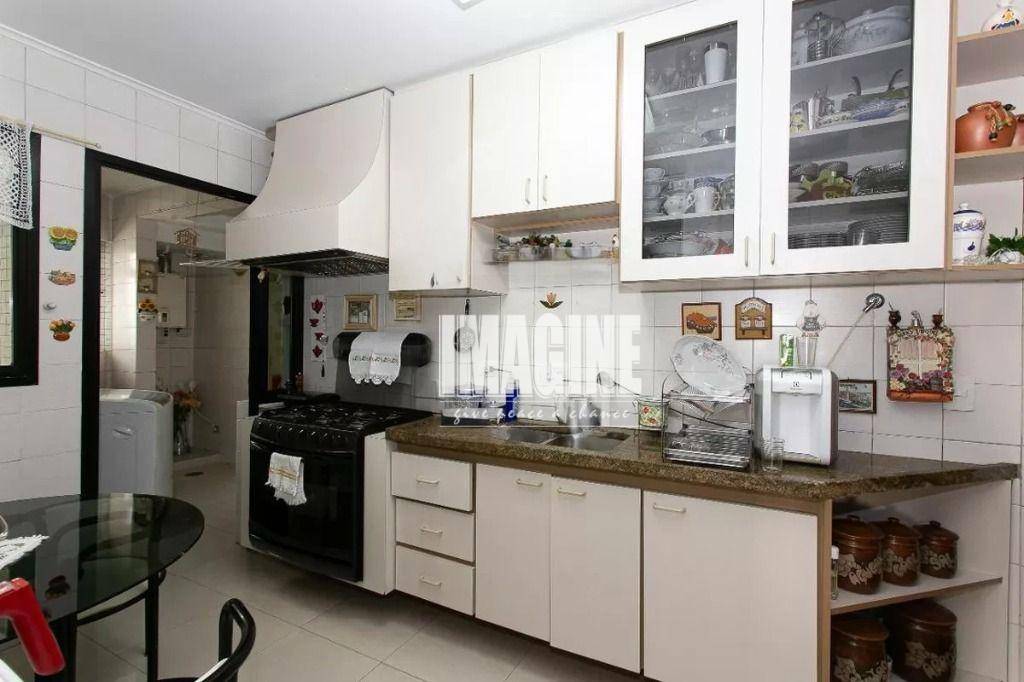 Apartamento à venda com 3 quartos, 107m² - Foto 9